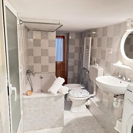 50 M From The Sea - Historic Center Of Appartamento *