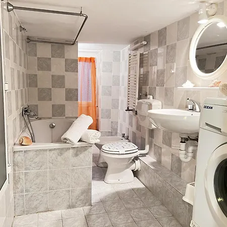 50 M From The Sea - Historic Center Of Apartamento *